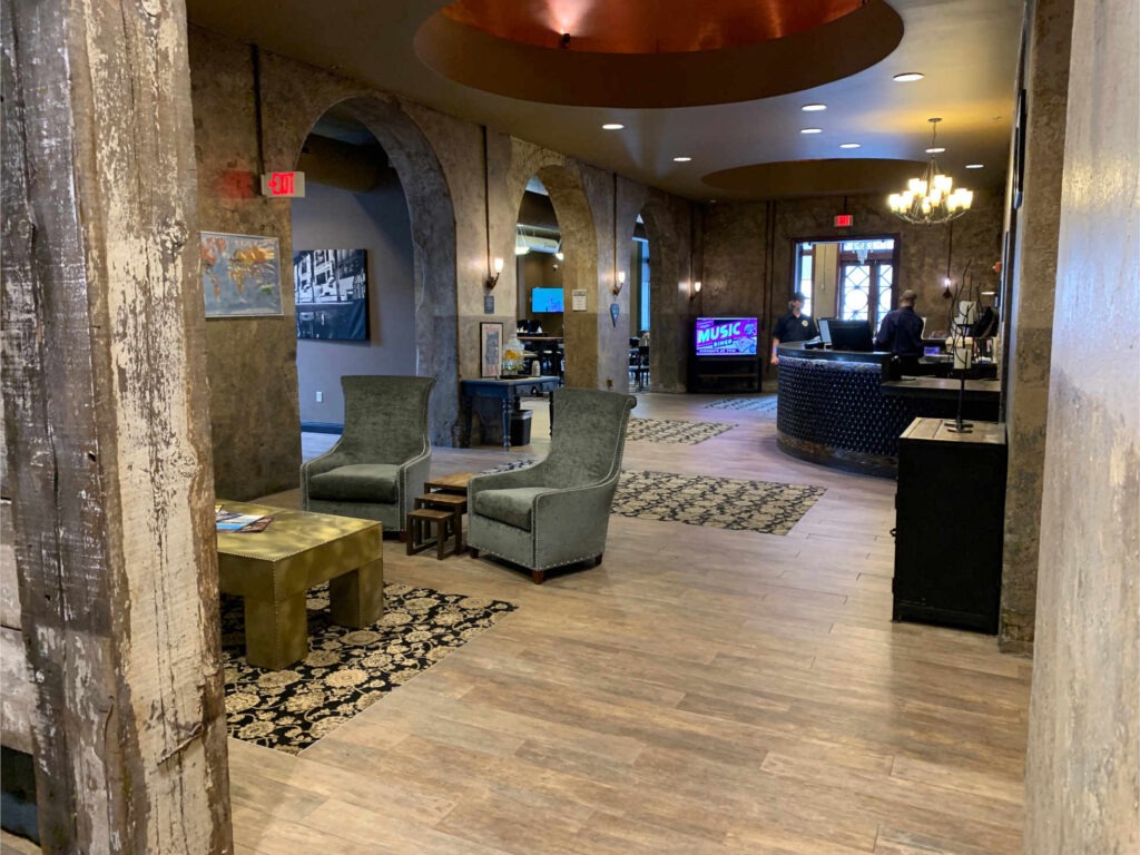 Look at main enterance and desk